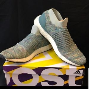 Laceless Ultra Boost